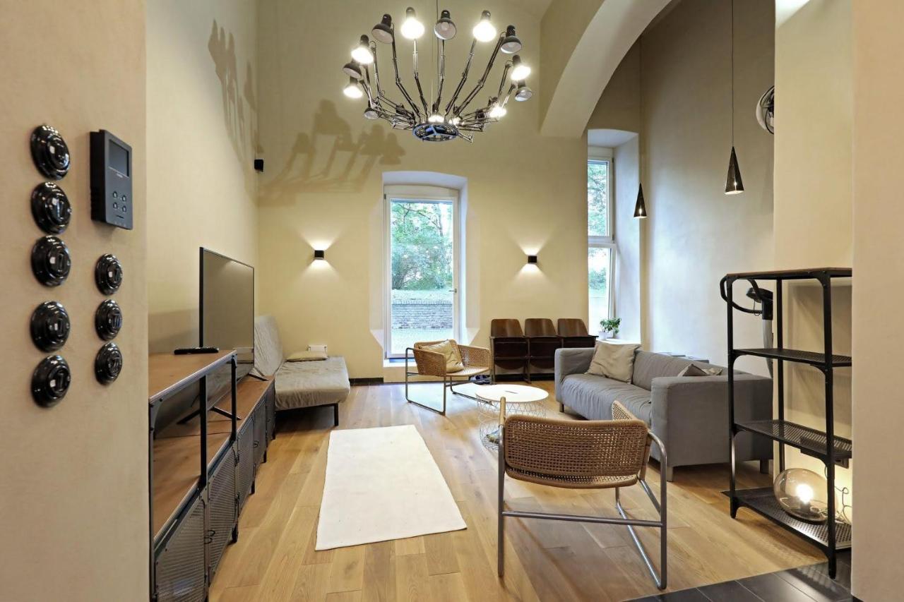 Апартаменти American Loft In The Heart Of Прага